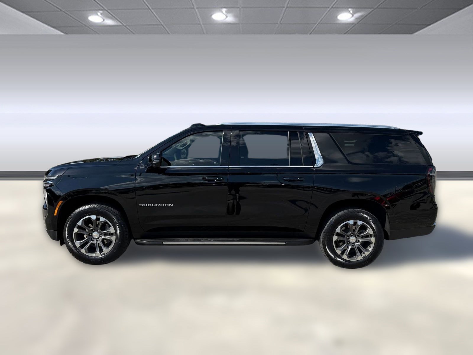 2025 Chevrolet Suburban LT photo 2