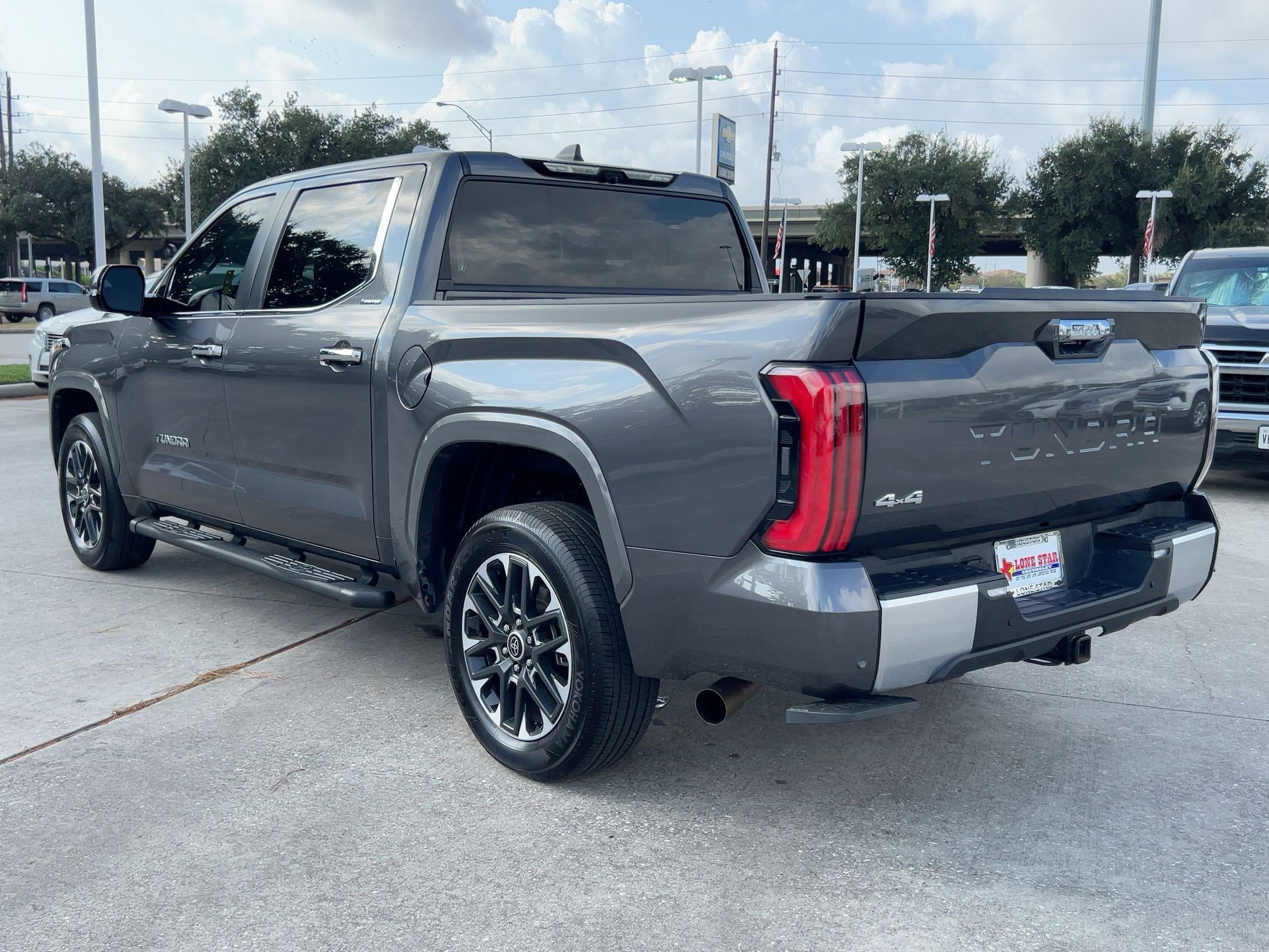 2024 Toyota Tundra Limited photo 3