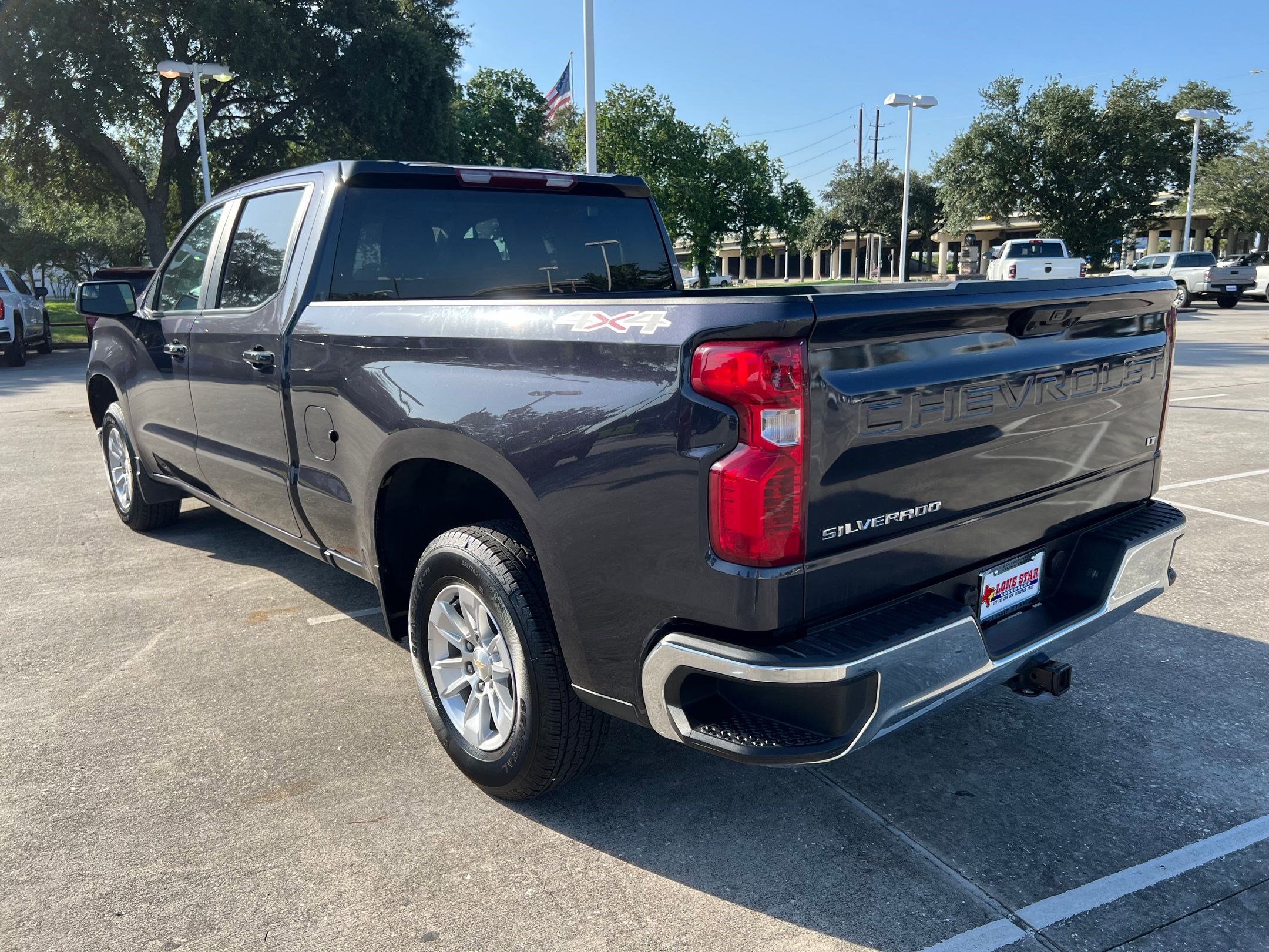 2023 Chevrolet Silverado 1500 LT photo 3
