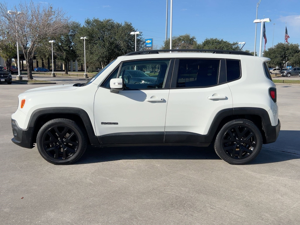Used 2017 Jeep Renegade Altitude FWD SUV