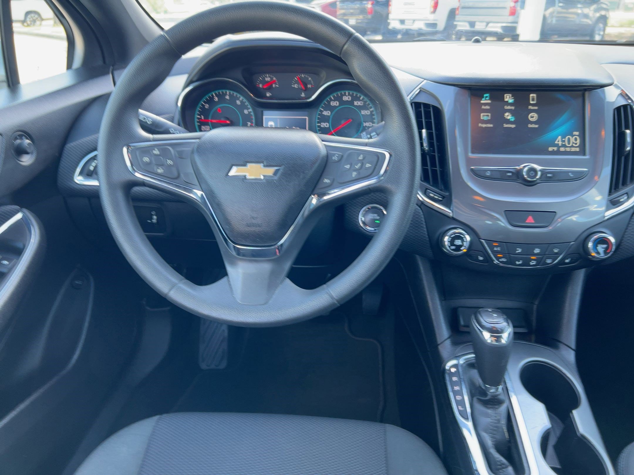 2017 Chevrolet Cruze LT photo 4