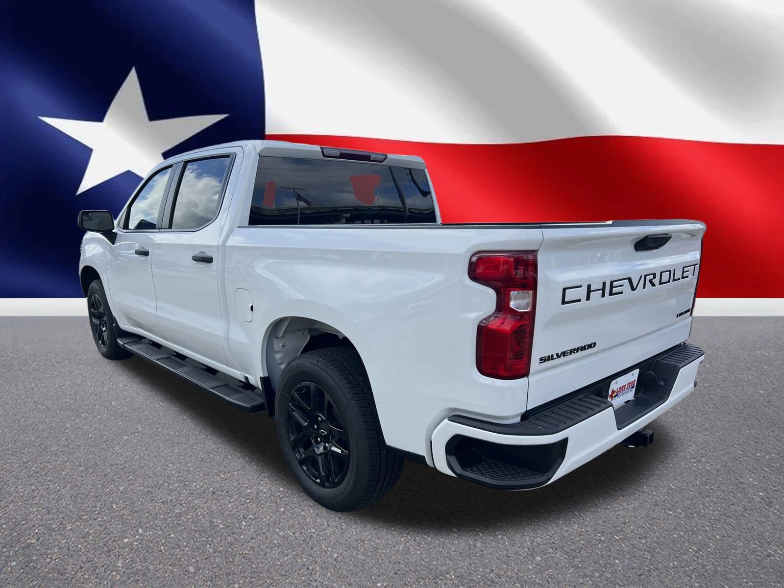 2025 Chevrolet Silverado 1500 Custom photo 3