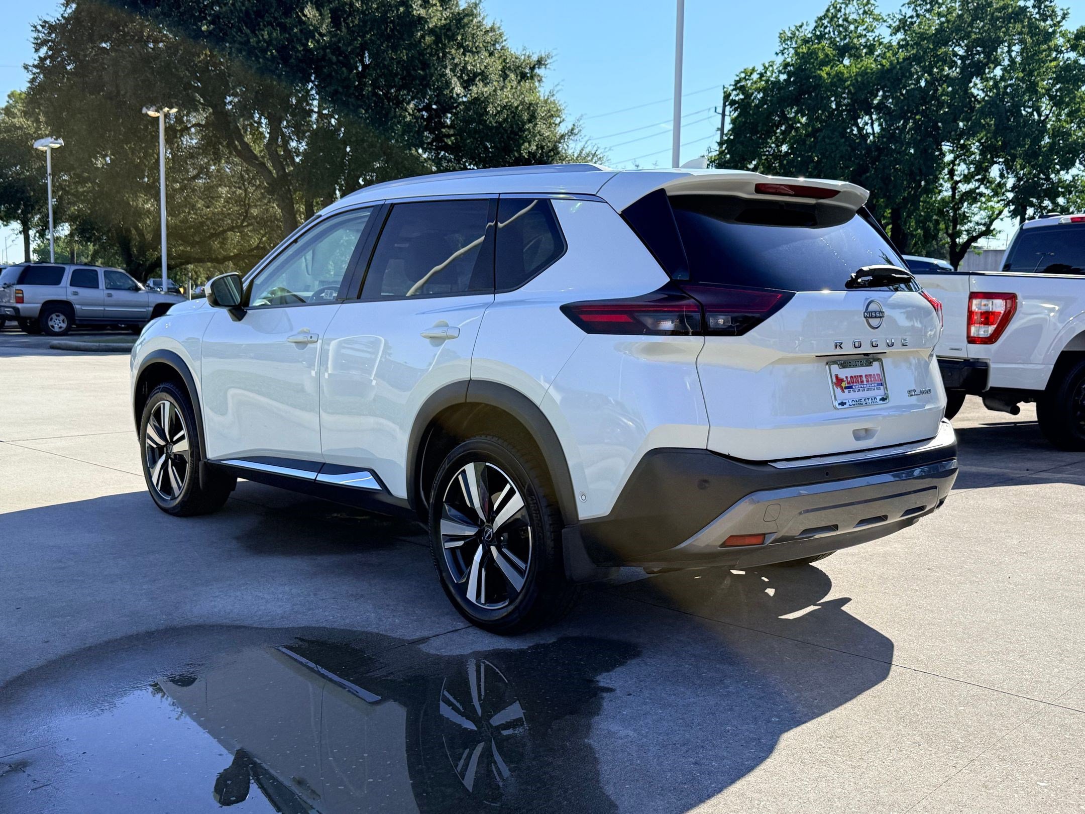 2023 Nissan Rogue SL photo 3