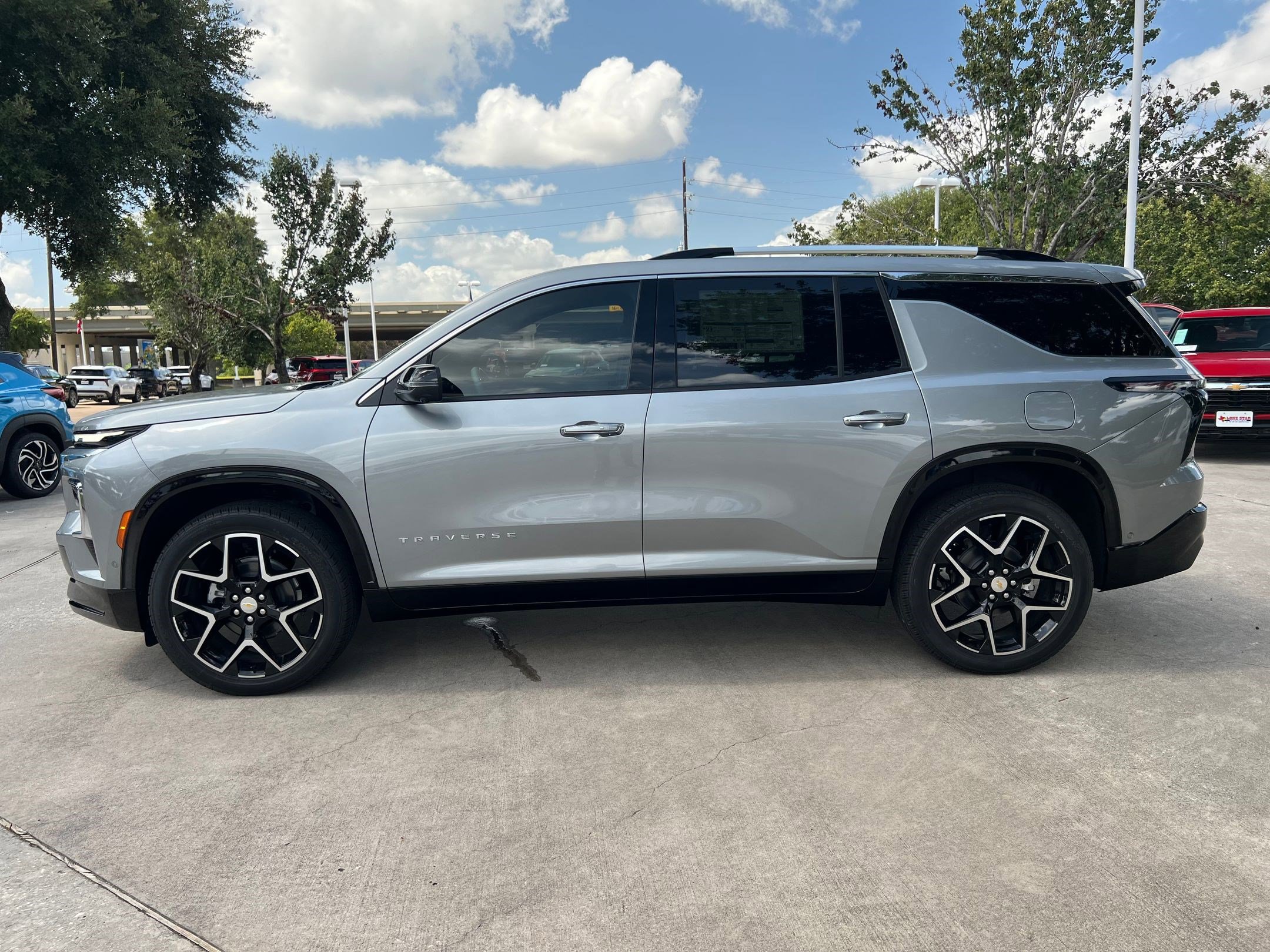 2026 Chevrolet Traverse High Country photo 2