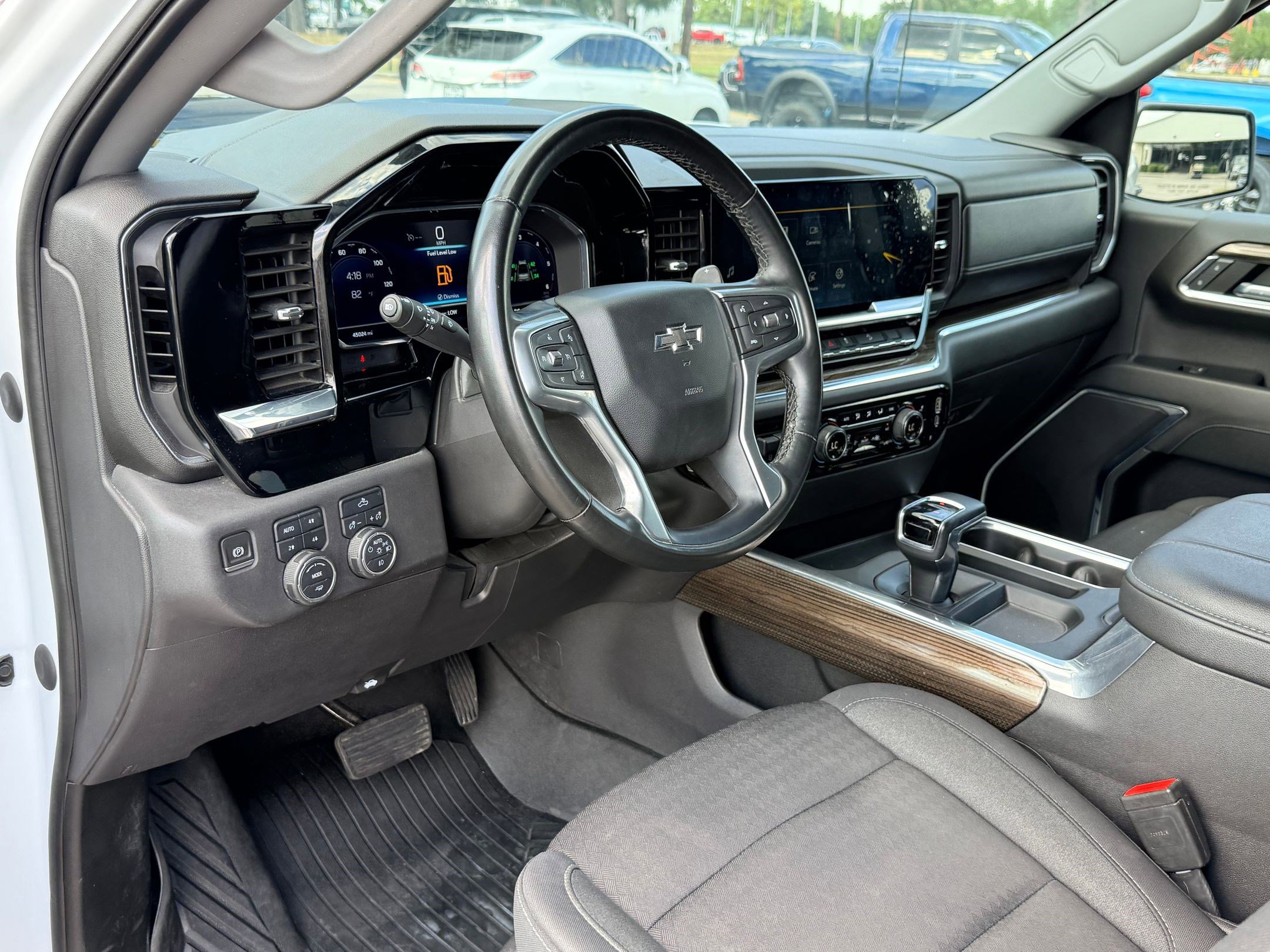2023 Chevrolet Silverado 1500 LT Trail Boss photo 3