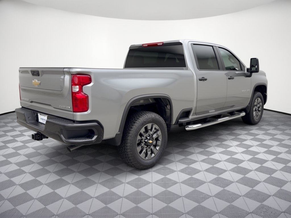 2026 Chevrolet Silverado 2500 HD Custom - Photo 9