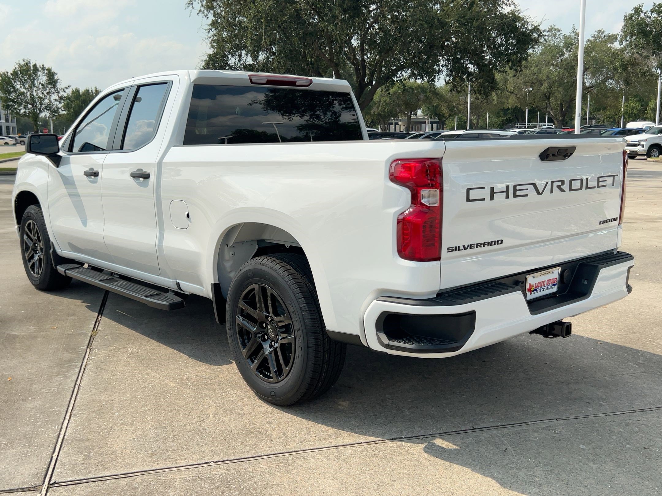 2026 Chevrolet Silverado 1500 Custom photo 3