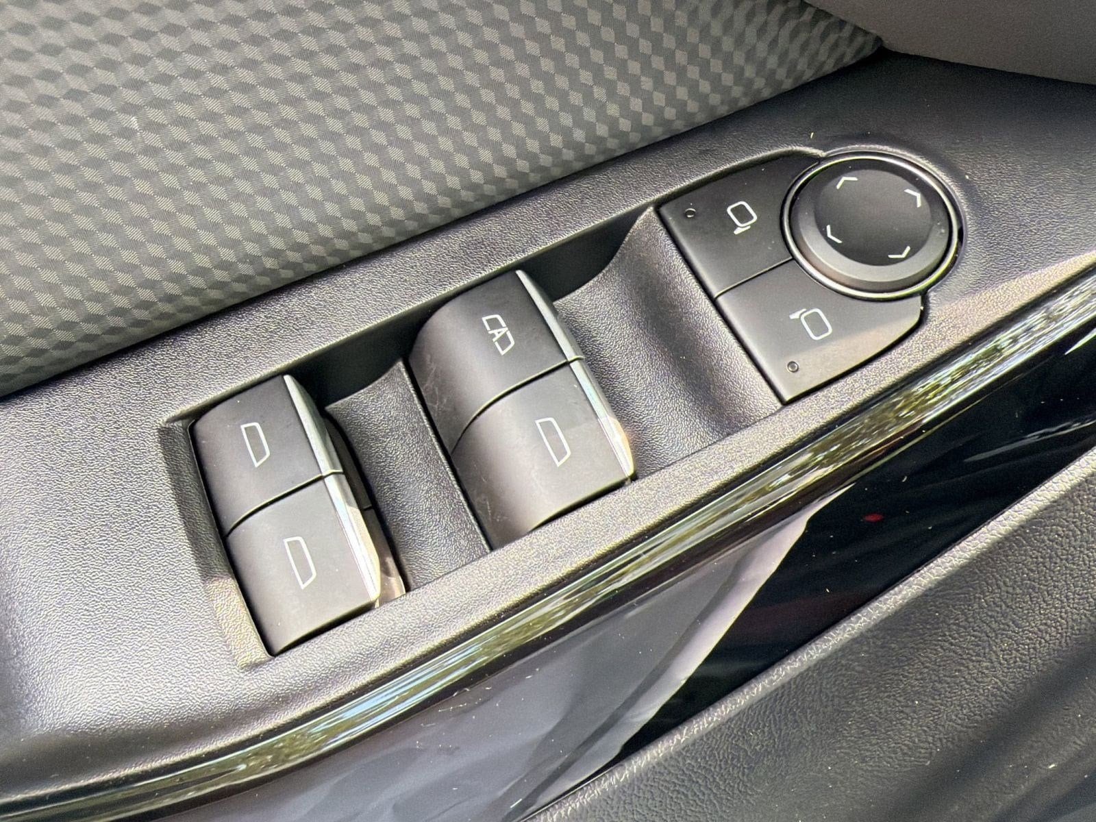 2026 Chevrolet Equinox RS - Photo 21