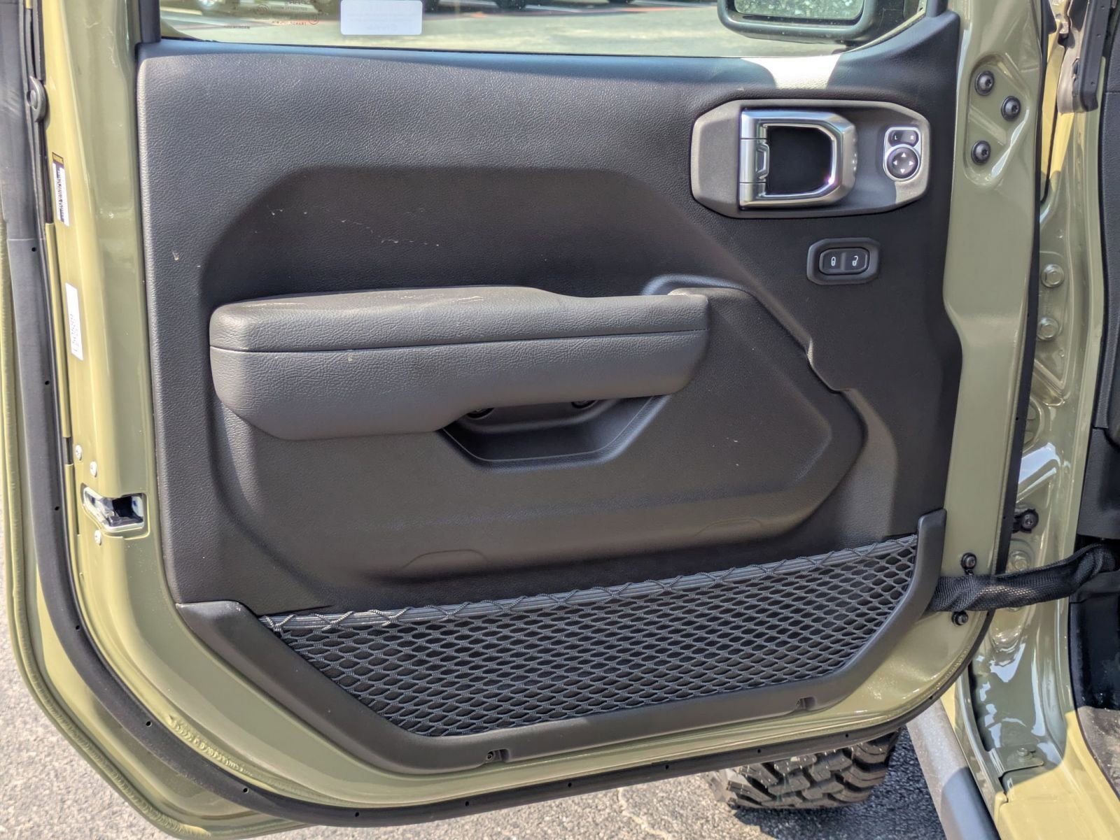 2025 Jeep Wrangler 4-Door Willys - Photo 11