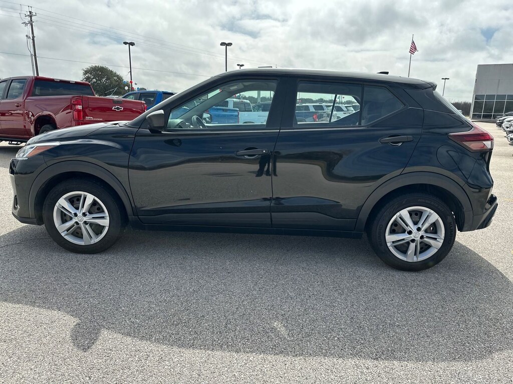 Used 2022 Nissan Kicks S SUV
