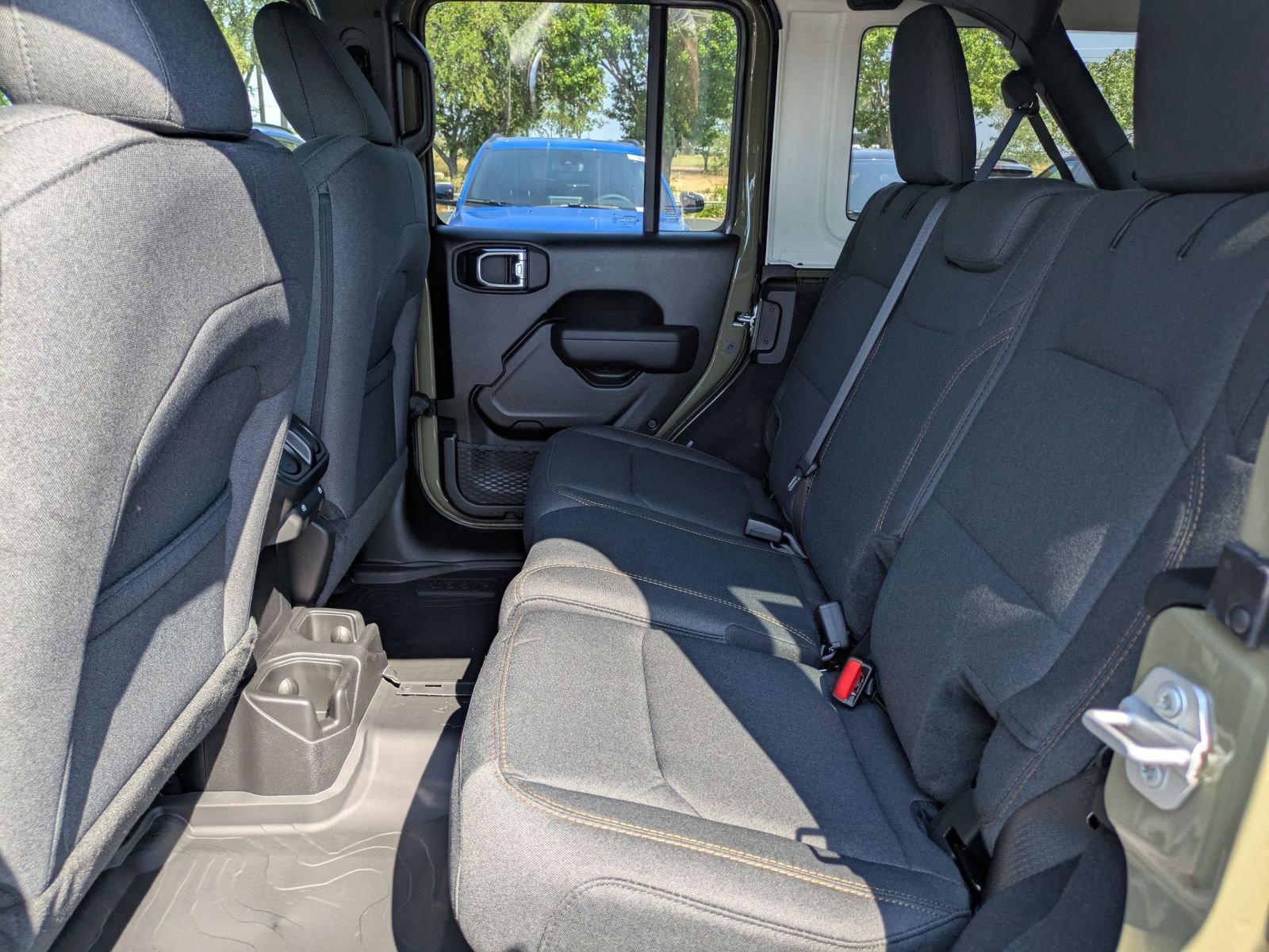 2025 Jeep Wrangler 4-Door Willys - Photo 12