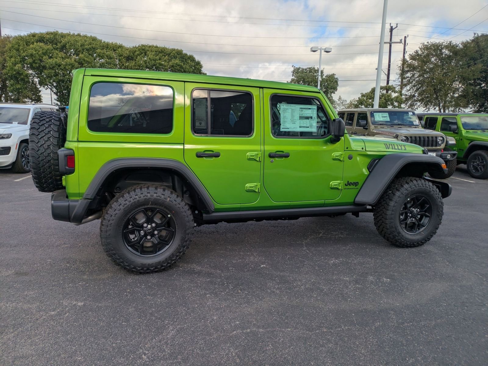 2025 Jeep Wrangler 4-Door Willys - Photo 6