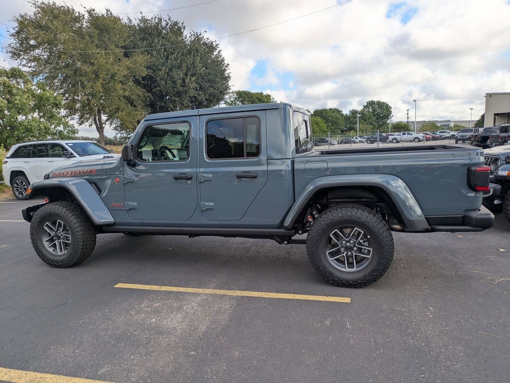 New 2025 Jeep Gladiator MOJAVE X 4X4 Pickup