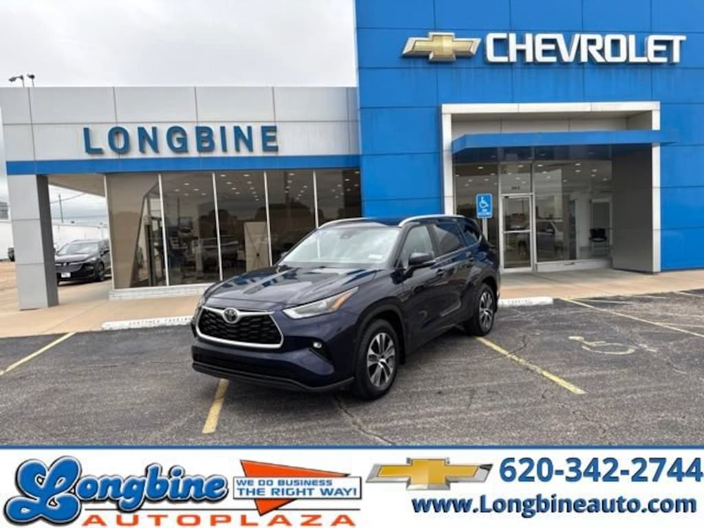Used 2024 Toyota Highlander LE SUV
