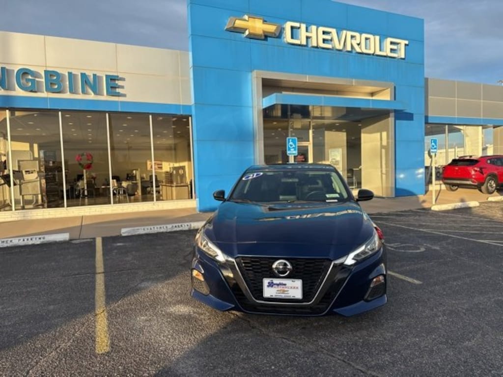 Used 2021 Nissan Altima SR FWD Sedan