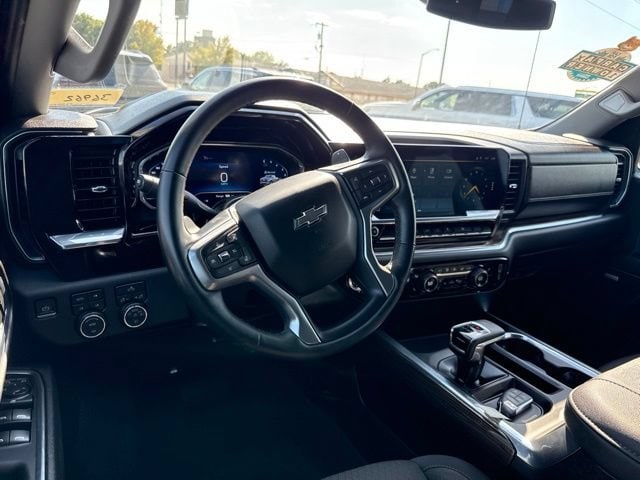 2023 Chevrolet Silverado 1500 RST - Photo 21