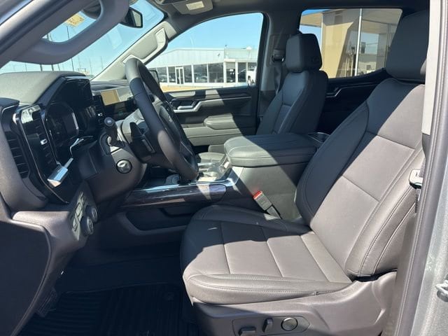 2026 Chevrolet Silverado 1500 LTZ - Photo 11