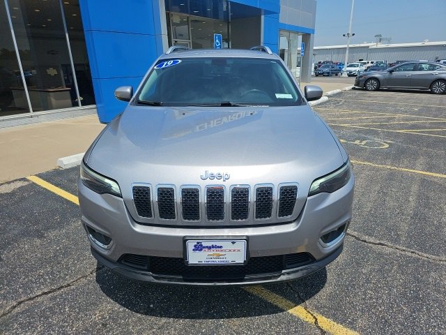 Used 2019 Jeep Cherokee Limited with VIN 1C4PJMDX3KD218424 for sale in Emporia, KS