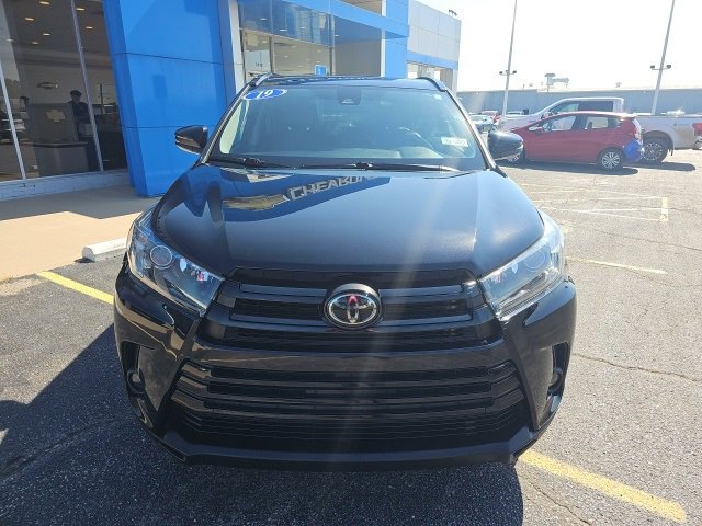 2019 Toyota Highlander SE photo 2