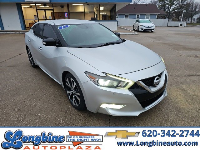 2017 Nissan Maxima SV's photo