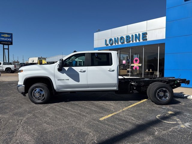 2026 Chevrolet Silverado 3500HD LT photo 4