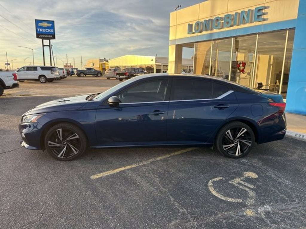 Used 2021 Nissan Altima SR FWD Sedan