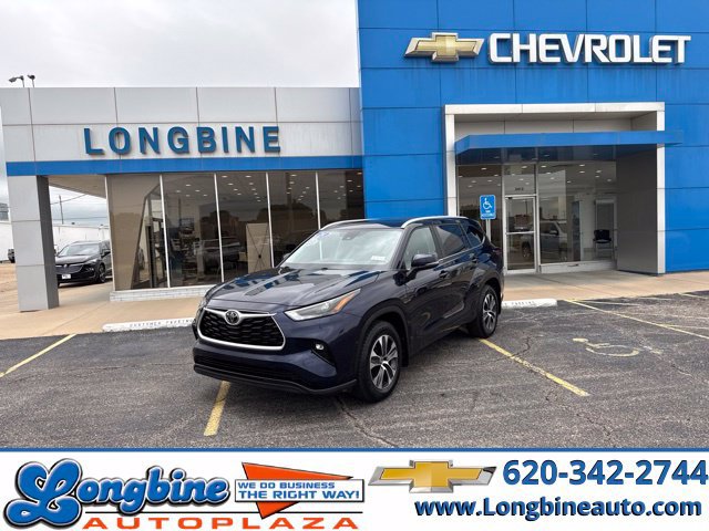 Used 2024 Toyota Highlander LE SUV