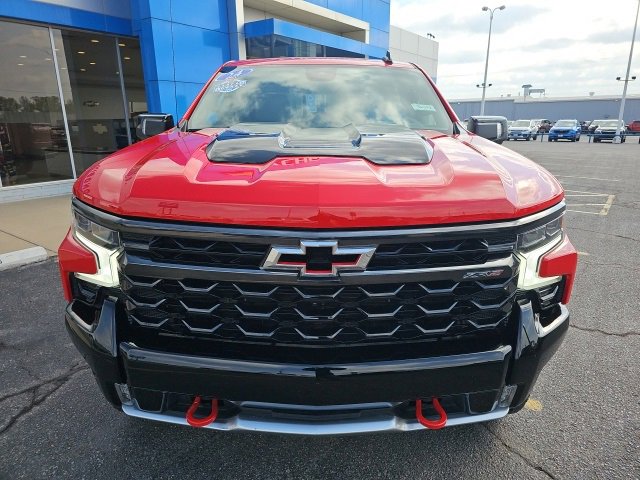 2024 Chevrolet Silverado 1500 ZR2 photo 2