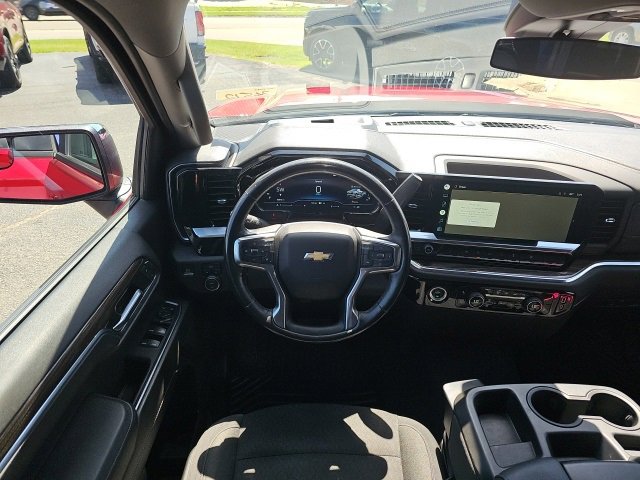 2022 Chevrolet Silverado 1500 LT photo 3