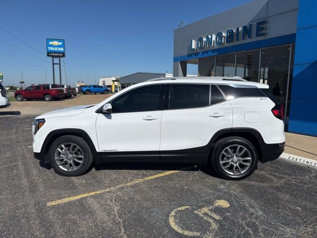 Used 2024 GMC Terrain SLT SUV