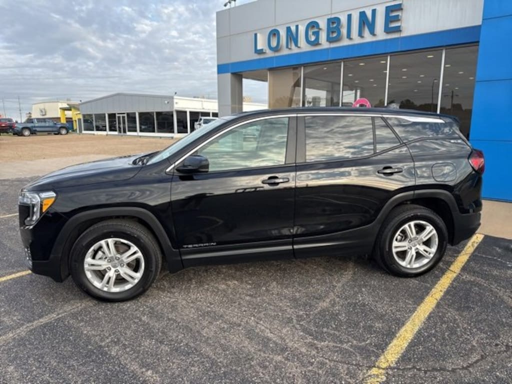 Used 2024 GMC Terrain SLE SUV