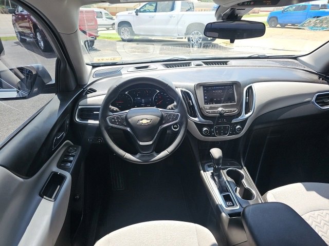 2023 Chevrolet Equinox LT photo 3