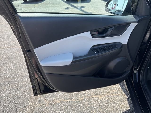 2023 Hyundai Kona SEL - Photo 10