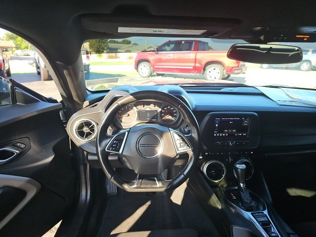 2023 Chevrolet Camaro 1LT photo 3