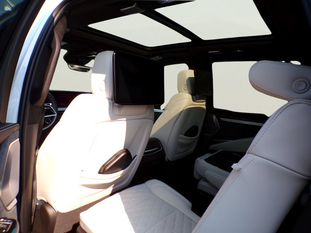 2026 Cadillac Escalade Platinum Sport - Photo 9