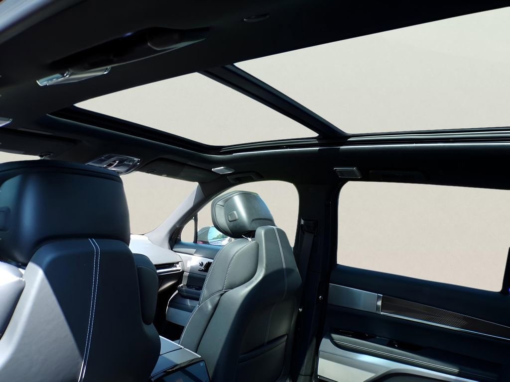 2026 Cadillac VISTIQ Luxury - Photo 8
