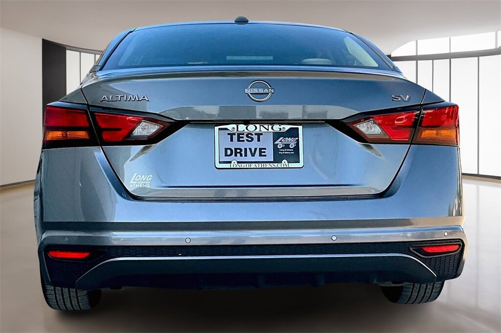 Used 2023 Nissan Altima 2.5 SV