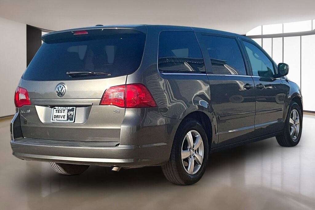 Used 2010 Volkswagen Routan SE Minivan
