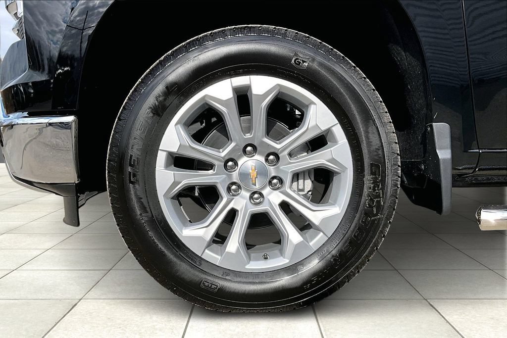 2026 Chevrolet Silverado 1500 LTZ - Photo 11