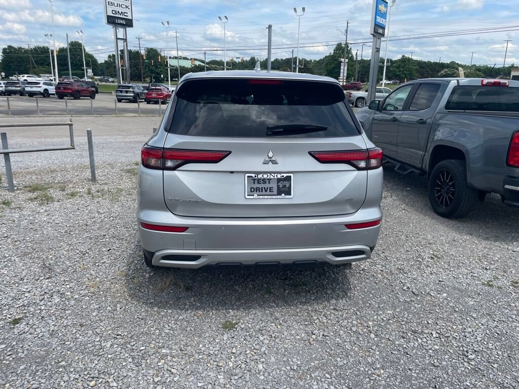 Used 2024 Mitsubishi Outlander SE 2.5 2WD SUV
