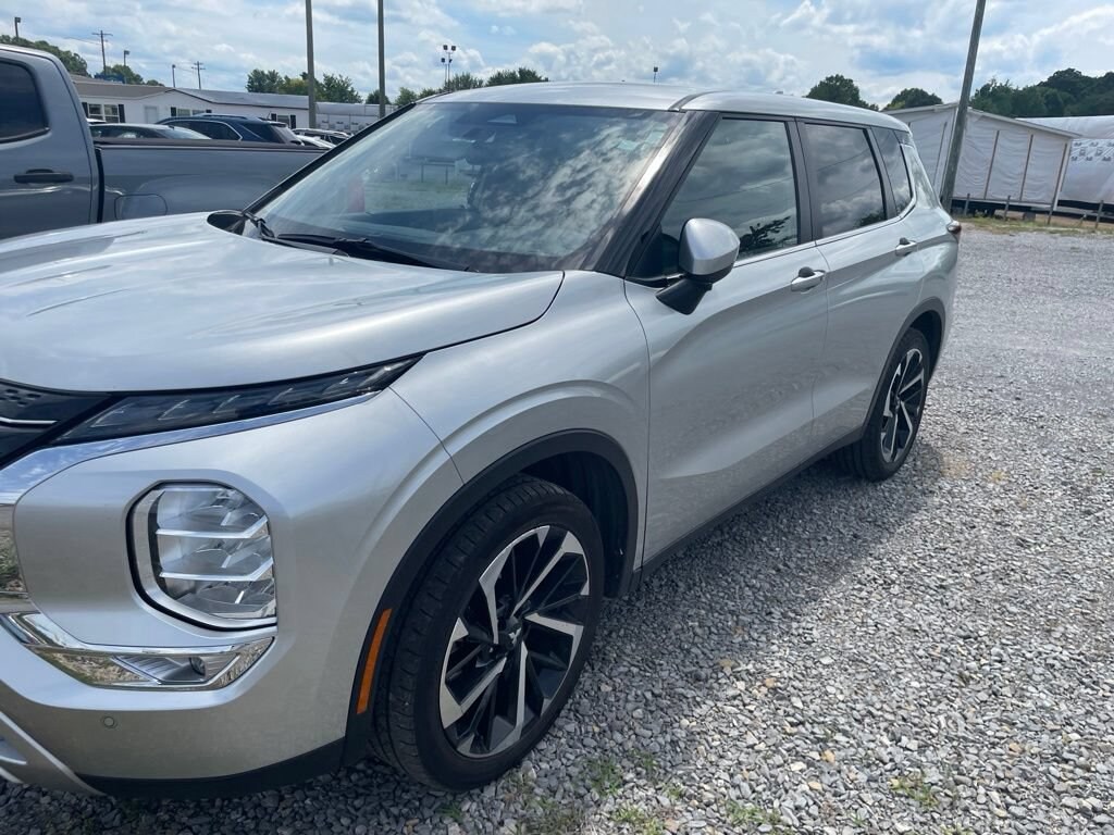 Used 2024 Mitsubishi Outlander SE 2.5 2WD SUV