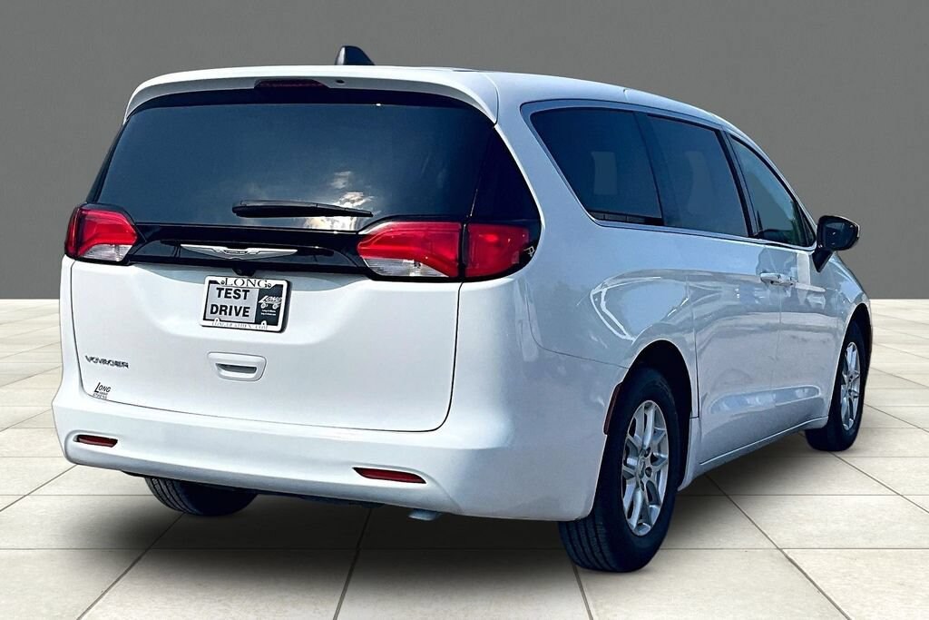 Used 2022 Chrysler Voyager LX Minivan