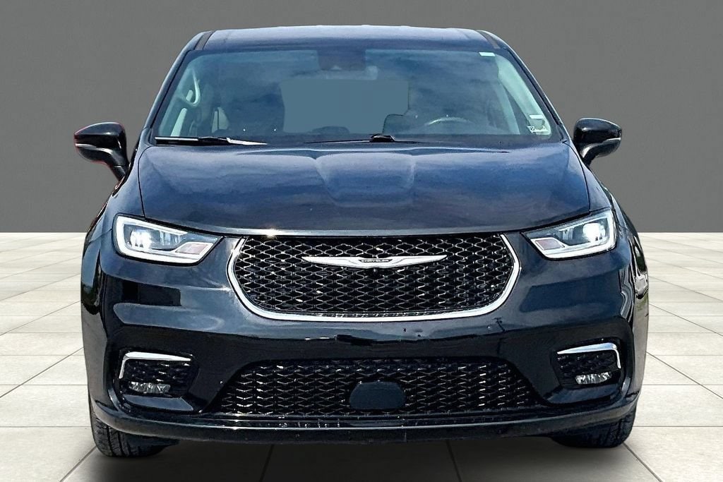 Used 2023 Chrysler Pacifica Touring L
