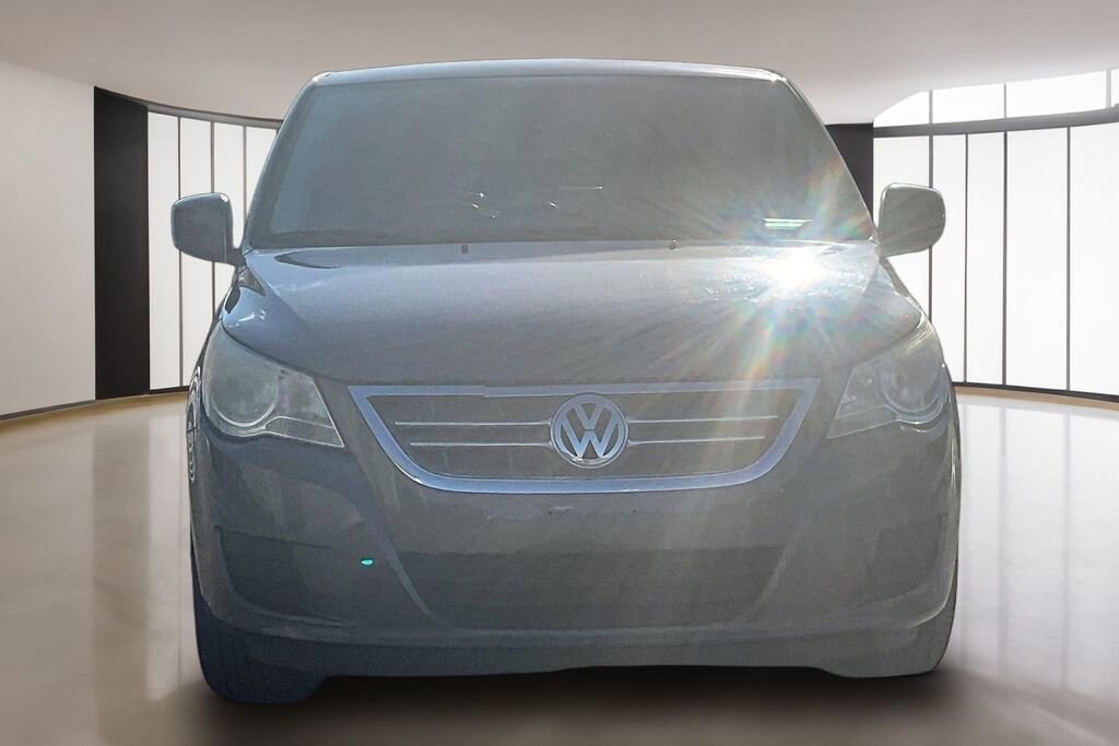 Used 2010 Volkswagen Routan SE Minivan
