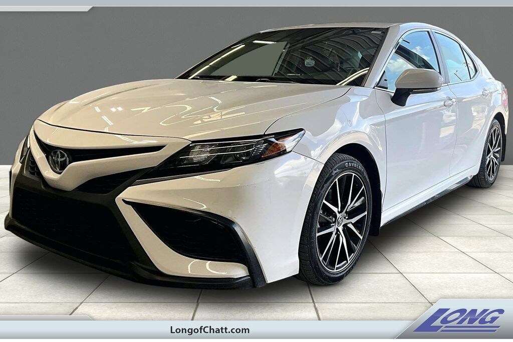 Used 2023 Toyota Camry SE Sedan