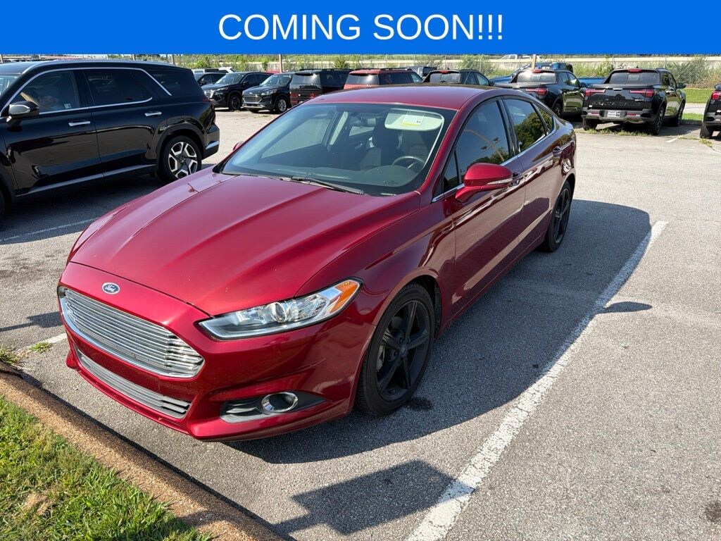 Used 2016 Ford Fusion SE Sedan