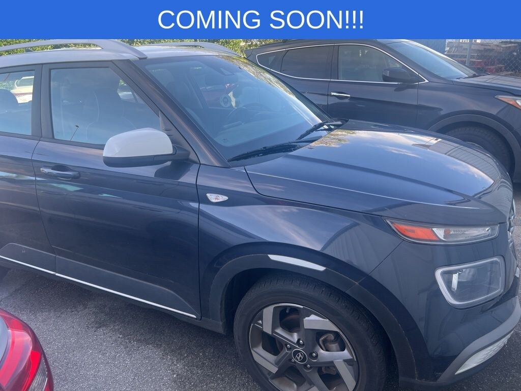 Used 2022 Hyundai Venue Limited SUV