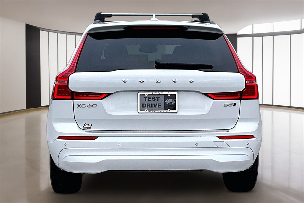 Used 2022 Volvo XC60 B5 Momentum SUV