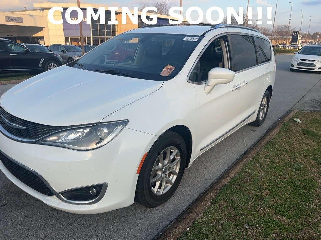 Used 2020 Chrysler Pacifica Touring L Minivan/Van