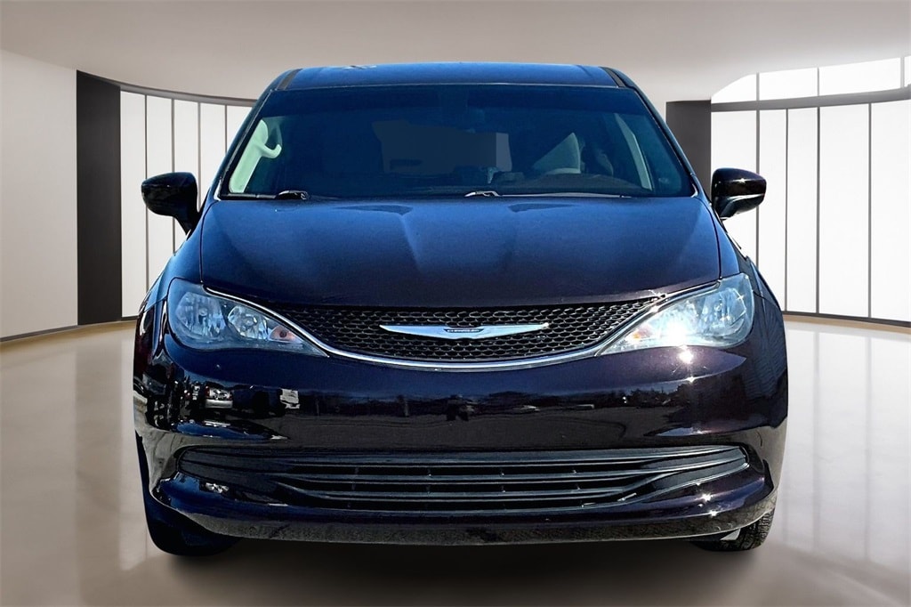 Used 2017 Chrysler Pacifica Touring Minivan/Van